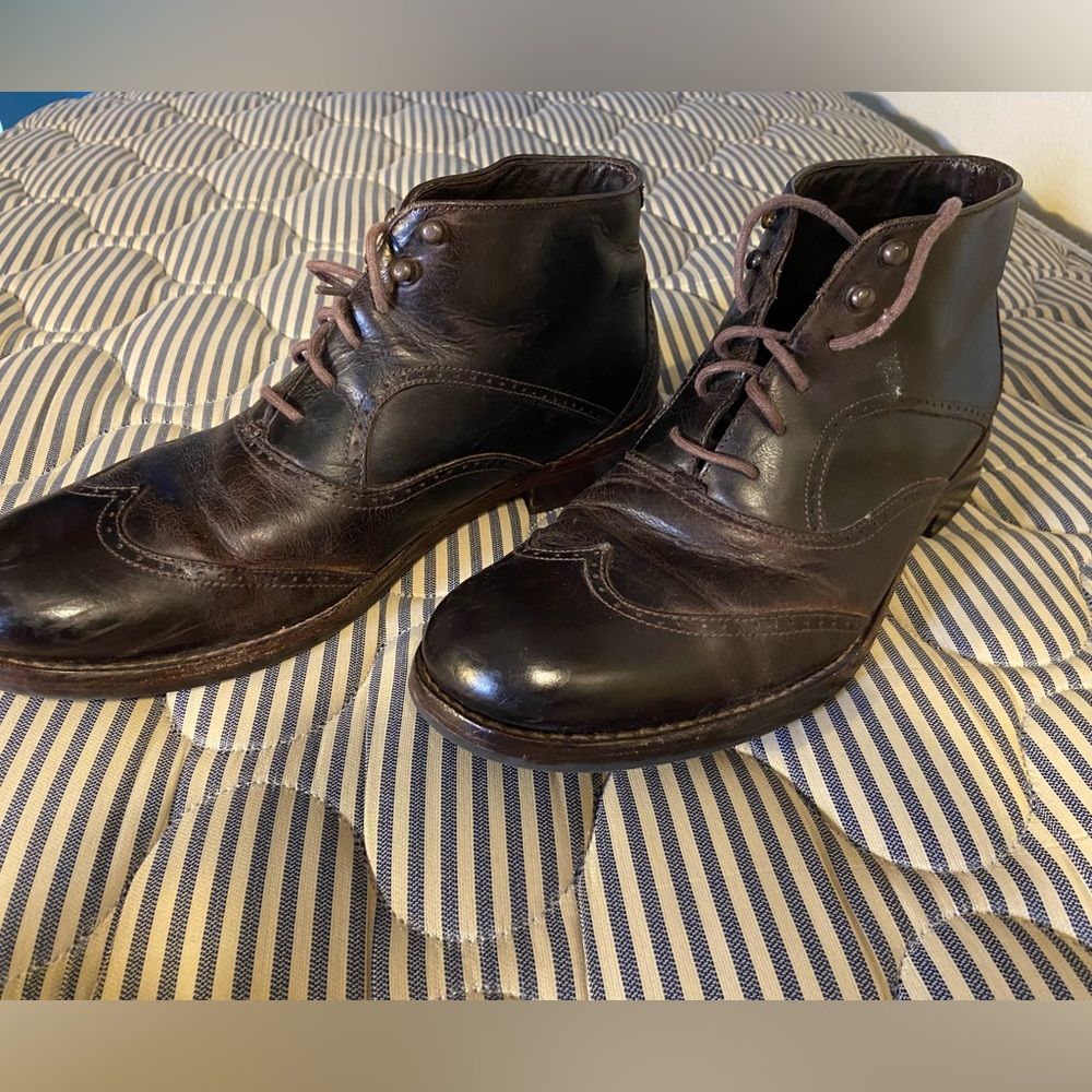 Wolverine Wesley 1000 Mile Wingtip Chukka mens Boot Size 12 D Brown Leather.